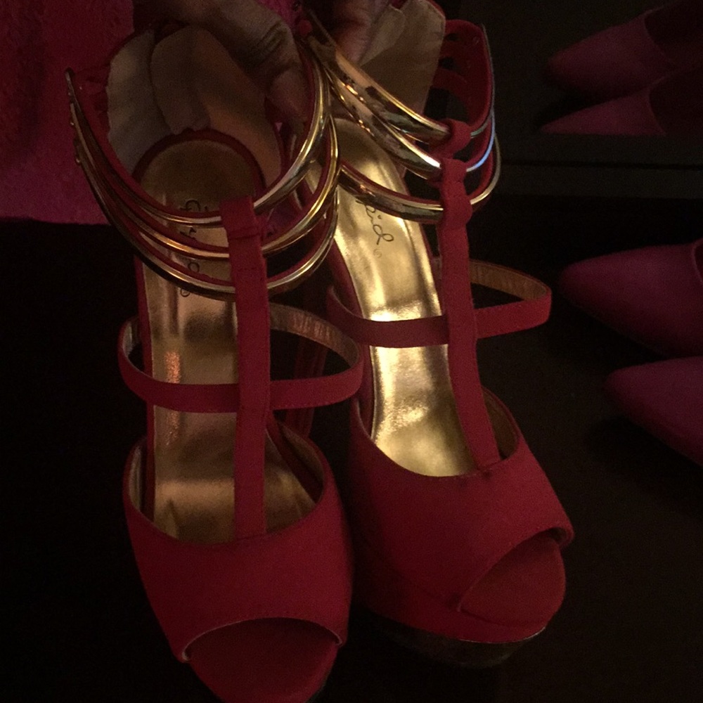 Heels - Picture 2 of 2